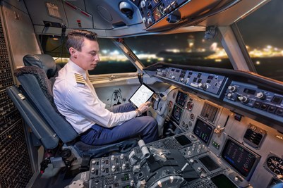 EFB-iPad-Solution-Cockpit-Pilot